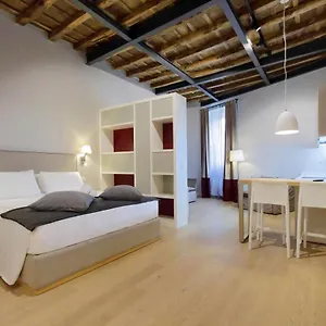 https://monti-panisperna-suites.it-romehotels.com