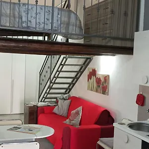 https://la-casetta-di-marta-ai-quattro-canti-di-giusi.sicilyhotelsitaly.net