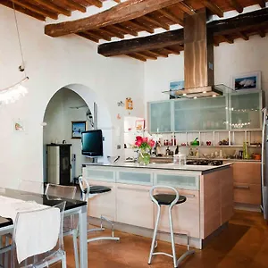 https://cittadella-13-romantic-house.it-tuscanyhotel.com