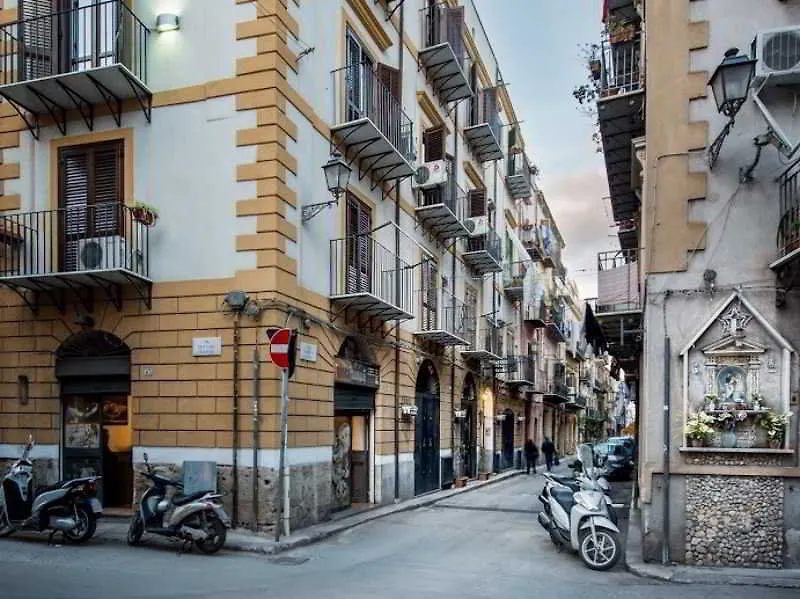 Porta Di Castro Boutique Hotel Palermo 4*,  Italy